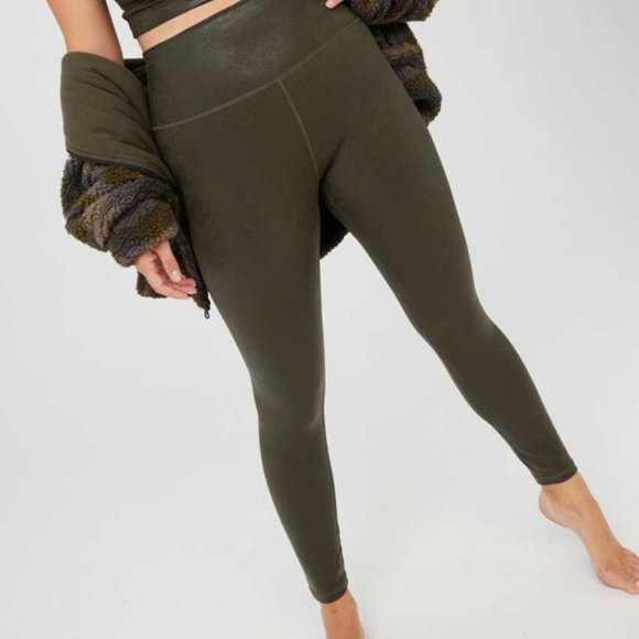 Aerie Offline The Hugger High Waisted Crackle Legging Olive/Army Green Sz M NWT - Picture 2 of 13